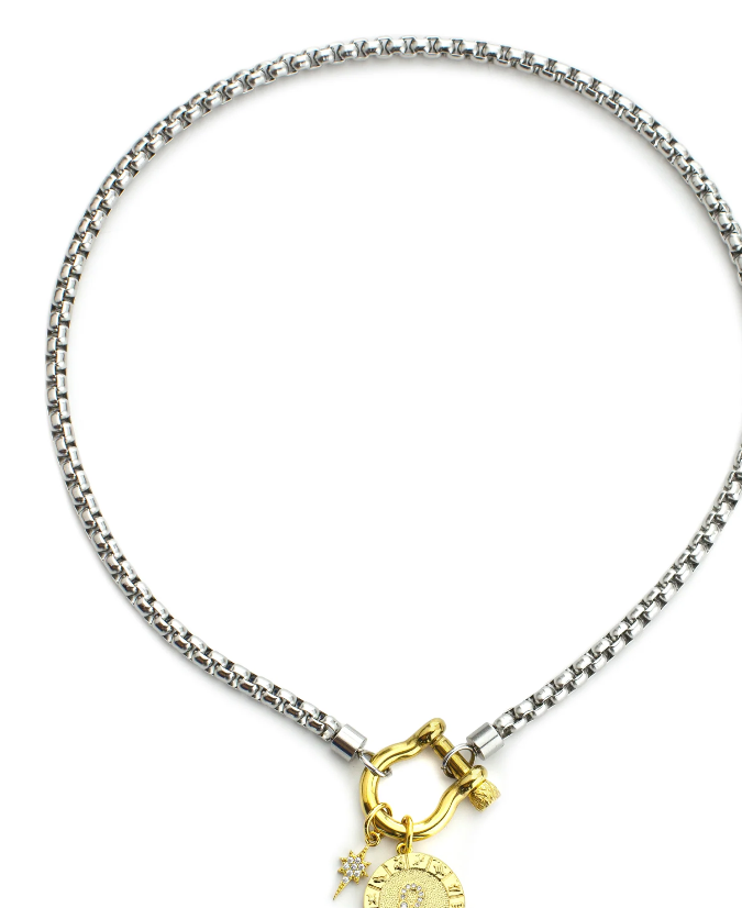 Custom jewelry Latina moms